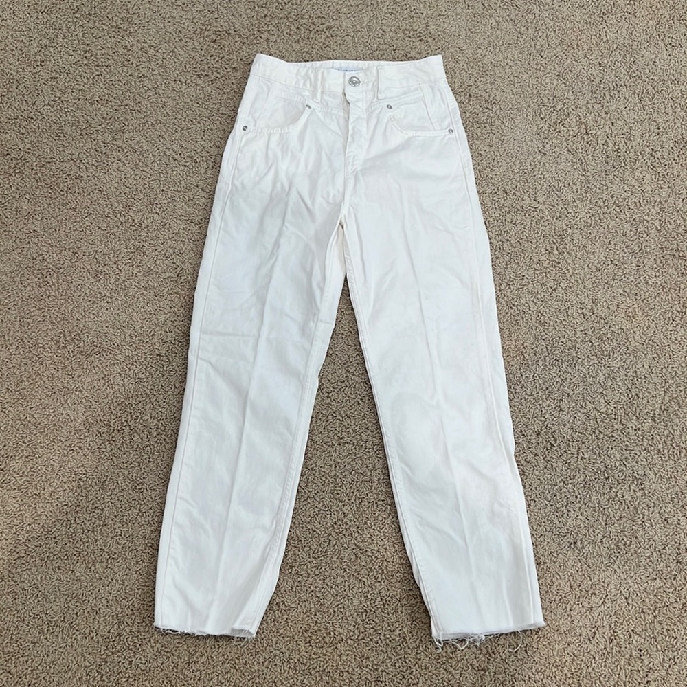 White Zara cropped Denim Straight legged pants